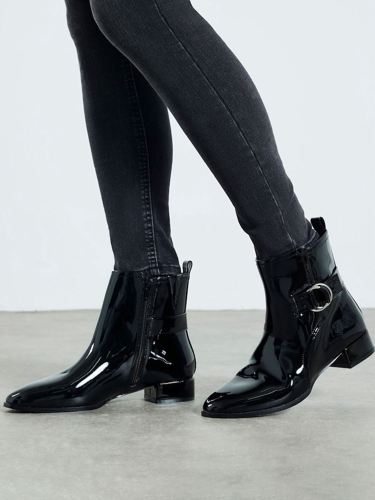 River Island Low Block Heels Buckle Boots - Imagem 1 de 6