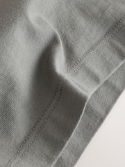 Charcoal Grey Mandalorian Short Sleeve T-Shirt (3-16yrs) - Image 3 of 4