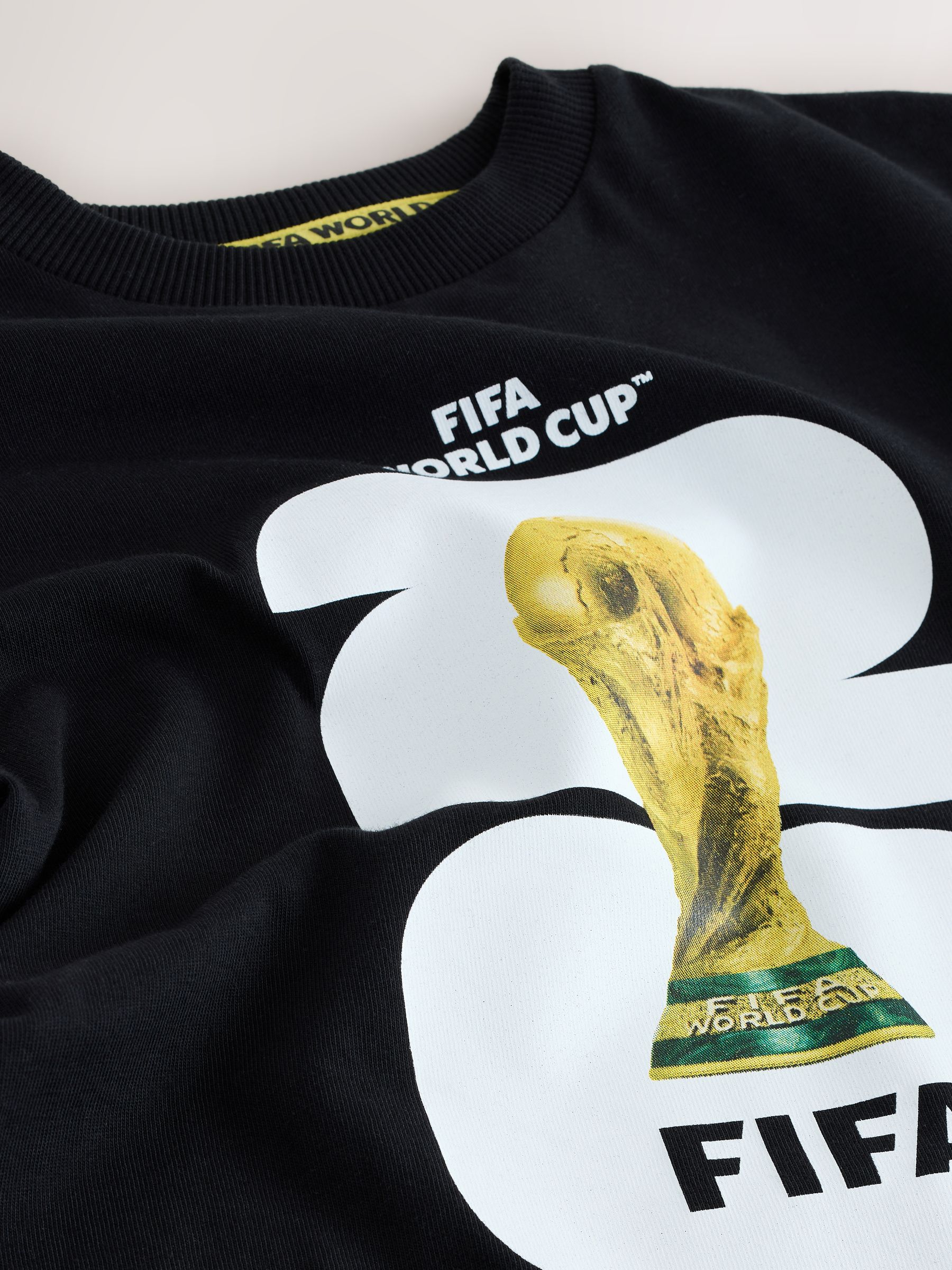 Next：日本 ブラック - FIFA ワールドカップ 半袖 Tシャツ（3〜16 歳