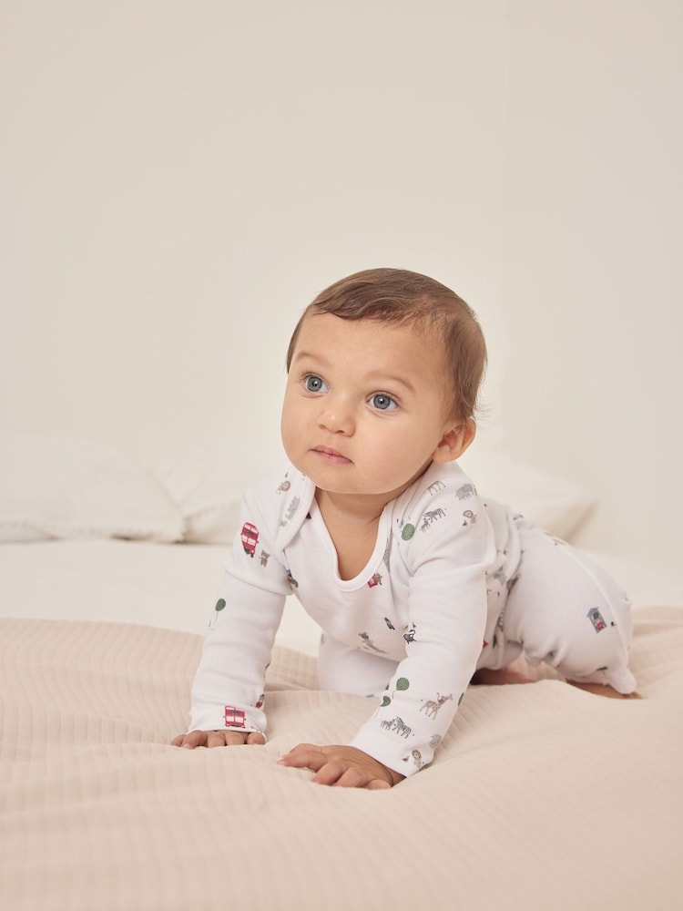 The White Company Sightseeing London White Sleepsuit & Bib Set - Image 2 of 5 The White Company Sightseeing London White Sleepsuit & Bib Set - Image 2 of 5