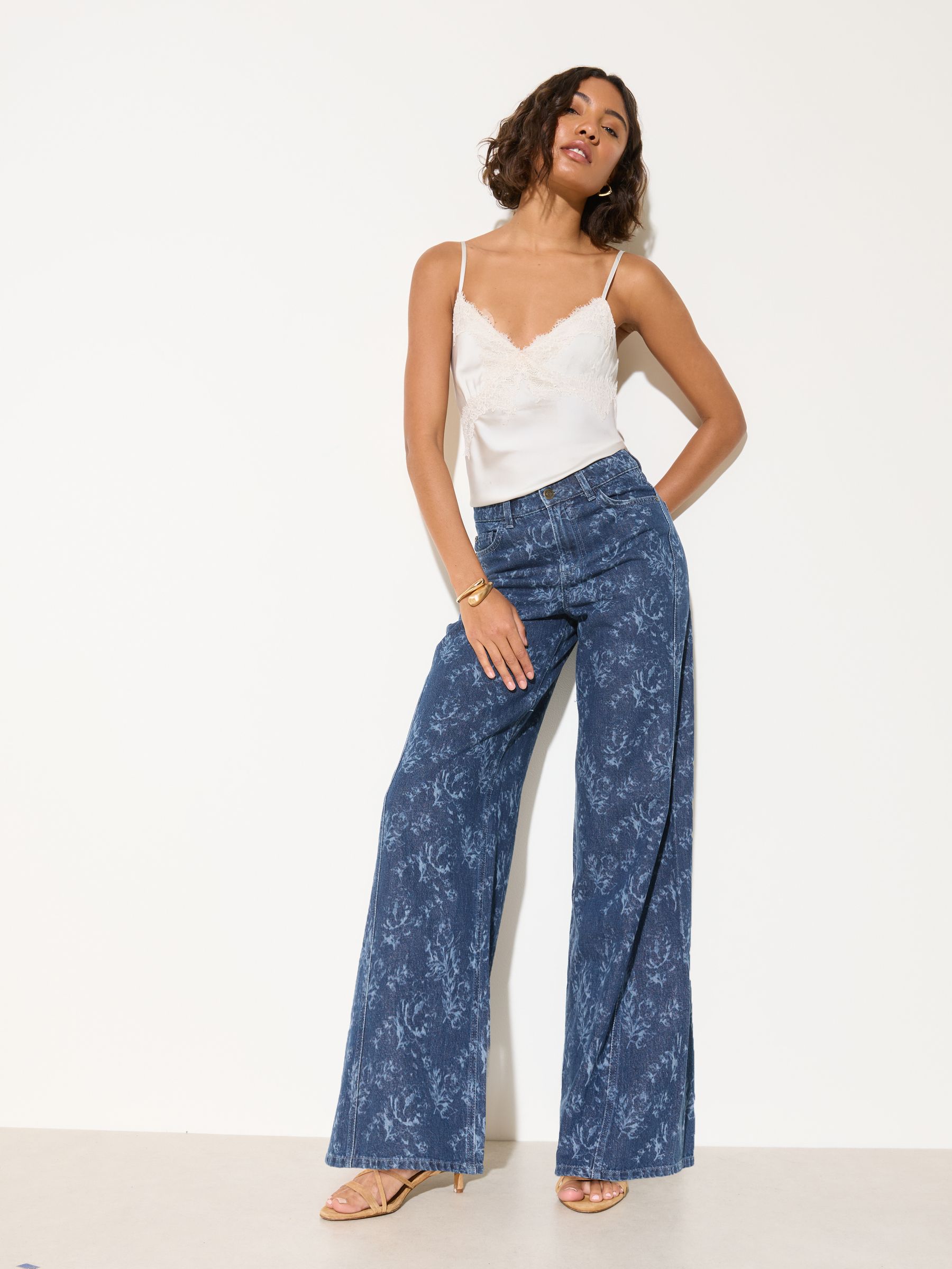 パンツ 24ss Floral Embossed Wide Leg Jeans Buy Friends Like These Dark Wash Floral Relaxed Wide Leg Jeans
