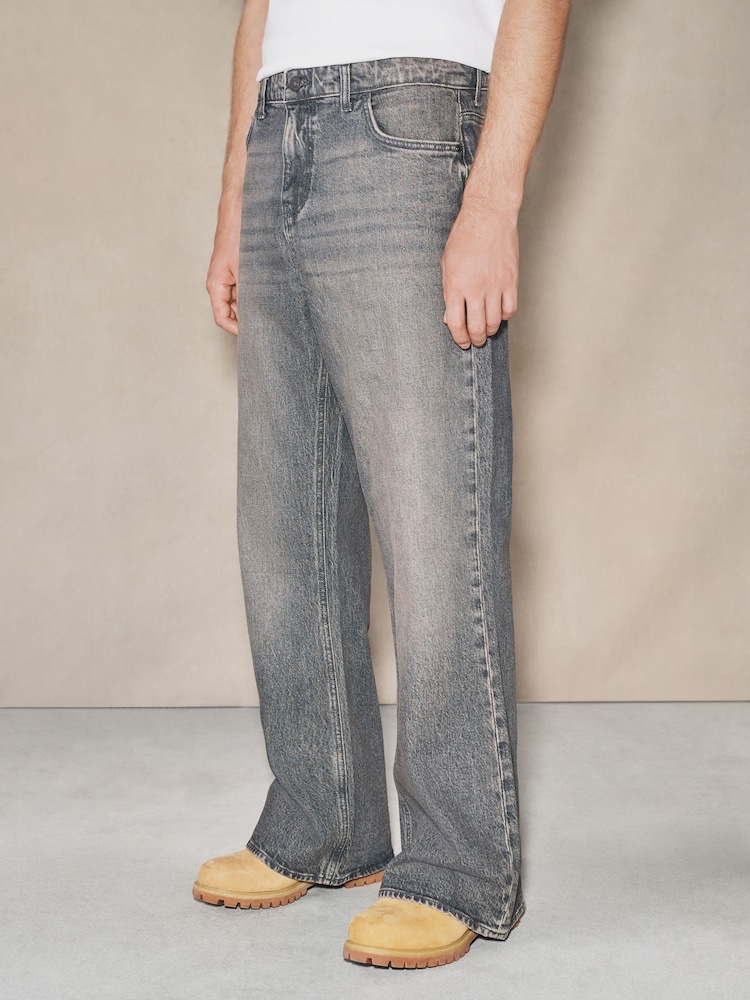 أزرق داكن - تعديل جينز بقصة واسعة - صورة 1 من 11