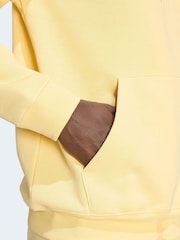 צהוב - adidas originals קפוצ'ון בייסיק בגזרה רפויה בעיטור לוגו תלת-עלים - תמונה 5 מתוך 6