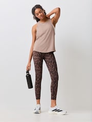 أرجواني - صديري لليوجا من تشكيلة Essentials من adidas - Image 2 of 4