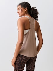 أرجواني - صديري لليوجا من تشكيلة Essentials من adidas - Image 3 of 4