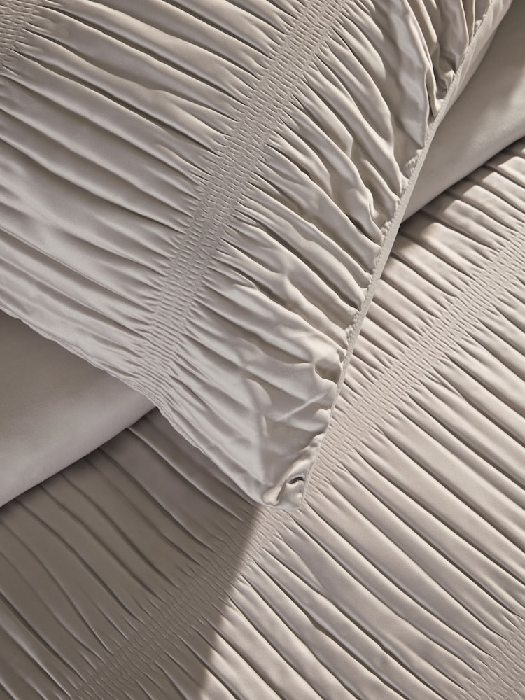 Natural Pleat Supersoft Duvet Cover and Pillowcase Set - Image 4 of 4