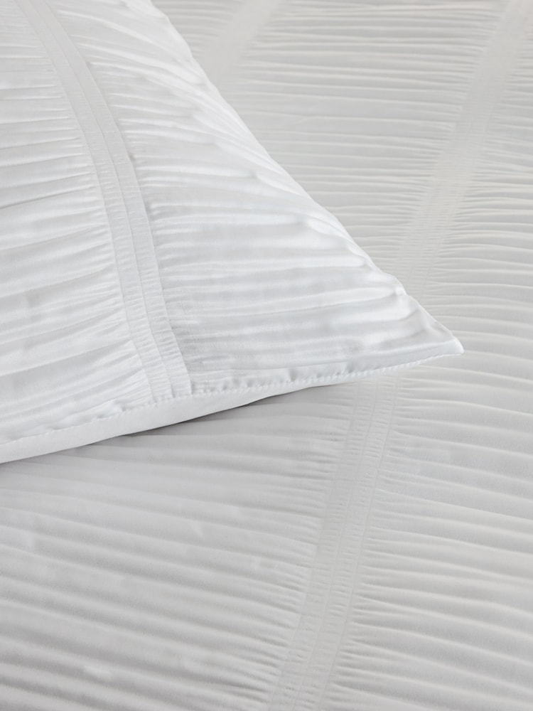 White Pleat Supersoft Duvet Cover and Pillowcase Set - Image 4 of 4 White Pleat Supersoft Duvet Cover and Pillowcase Set - Image 4 of 4