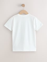 ホワイト クールバイブ - レギュラーフィット 半袖 グラフィック プリント Tシャツ（3～16歳） - 画像 2 / 4