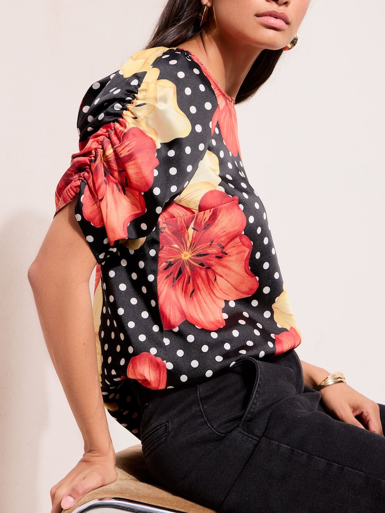 Friends Like These Red Floral Spot Short Puff Sleeve Round Neck Blouse - Image 4 of 4