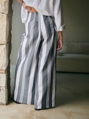 פסים בכחול כהה/לבן - N. Premium מכנסיים בגזרה רחבה - תמונה 5 מתוך 9