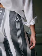 פסים בכחול כהה/לבן - N. Premium מכנסיים בגזרה רחבה - תמונה 6 מתוך 9