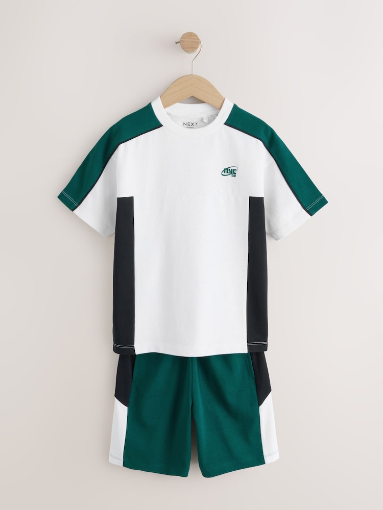 Green/White/Navy - Conjunto de camiseta de manga corta y pantalones cortos con diseño de bloques de colores (3-16 años) - Imagen 1 de 6
