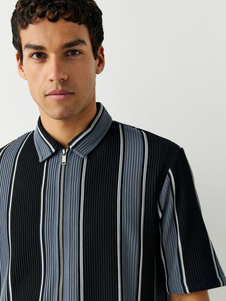 أسود - قميص جيرسيه مخطط بملمس بارز - صورة 4 من 4 أسود - قميص جيرسيه مخطط بملمس بارز - صورة 4 من 4