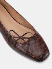 Natural - Novo Camilla Asymetric Bow Ballerinas - Imagem 6 de 6
