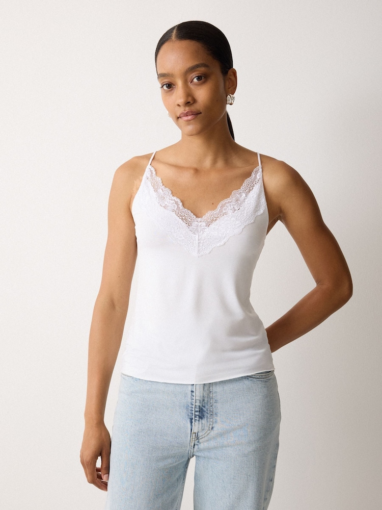 أبيض - Jigsaw Modal Lace Camisole - صورة 1 من 2 أبيض - Jigsaw Modal Lace Camisole - صورة 1 من 2