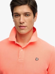 ורוד - חולצת פולו בסגנון וינטג' של Superdry דגם Destroy - תמונה 5 מתוך 7