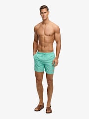 Verde - Shorts de baño 16 básicos de Superdry - Imagen 5 de 7