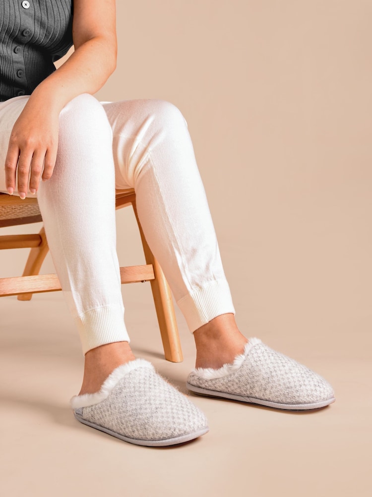 Totes Isotoner Ladies Sparkle Knit Swept Back Mule Slippers - صورة 1 من 5 Totes Isotoner Ladies Sparkle Knit Swept Back Mule Slippers - صورة 1 من 5