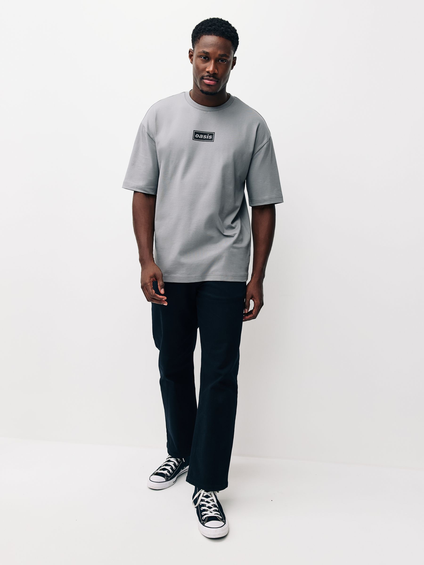 Next：日本 グレー - Oasis グラフィック バンド Tシャツ from Next Japan