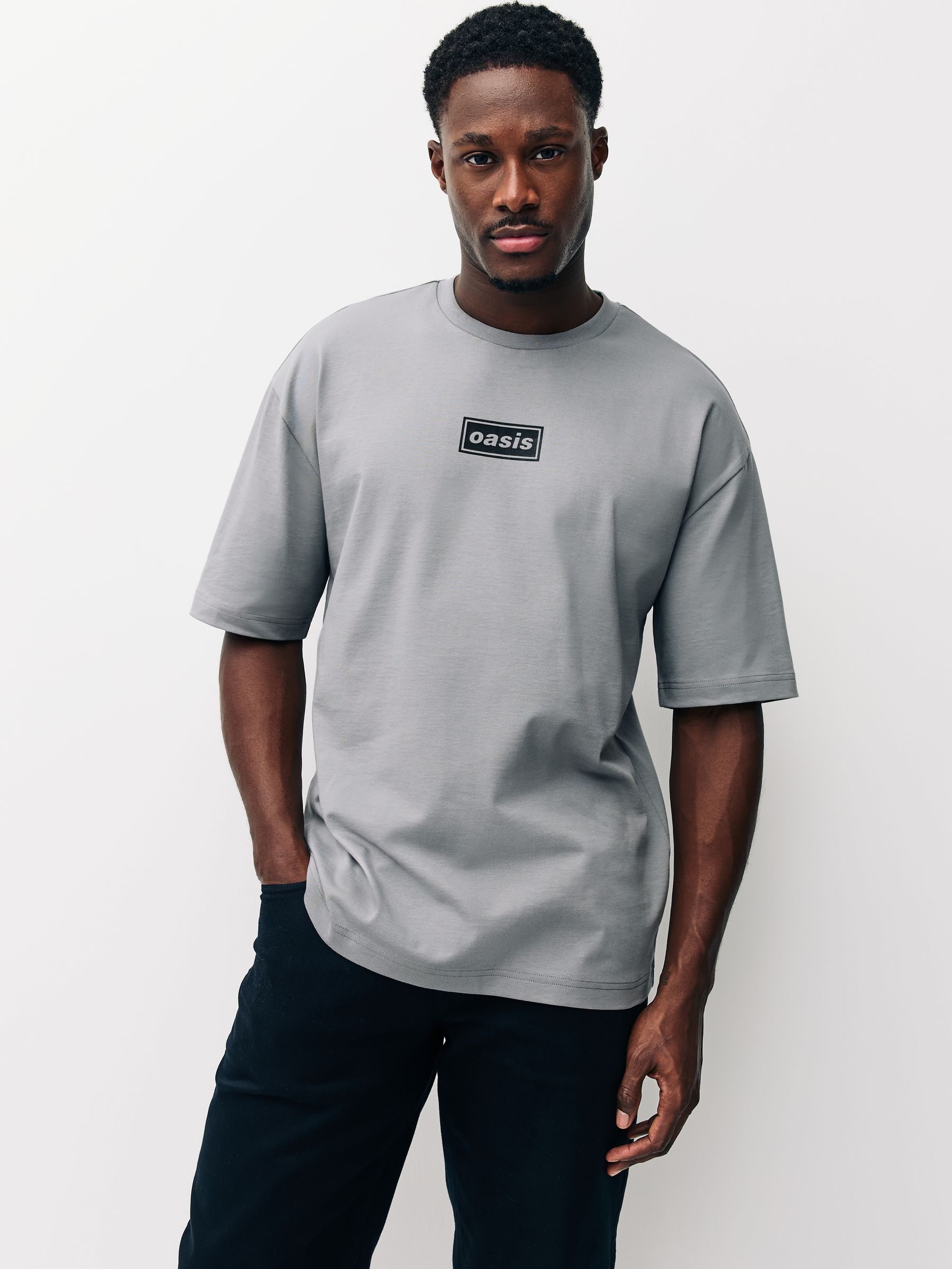 Next：日本 グレー - Oasis グラフィック バンド Tシャツ from Next Japan