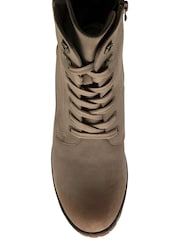 Lotus Block Heel Ankle Boots - Imagem 4 de 4