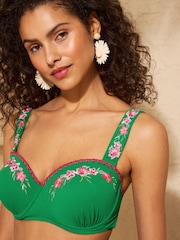 רקום פרחוני ירוק - חזיית ביקיני עם קאפ מעוצב של Love & Roses - תמונה 2 מתוך 4