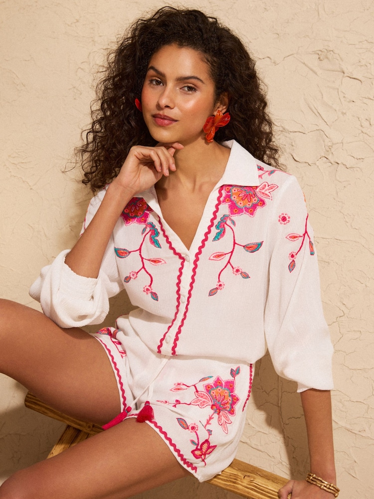 Love & Roses White Woodblock Embroidered Beach Shorts - Image 4 of 4