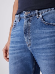 BOSS Re Maine Regular-Fit Stretch Denim Jeans - תמונה 4 מתוך 5