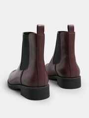 Vermelho - Botas Chelsea Yours Curve de cano curto - Imagem 4 de 5