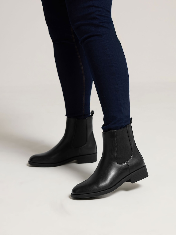 Preto - Botas Chelsea Yours Curve de cano curto - Imagem 1 de 6