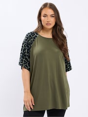 Verde - Camiseta oversized de renda Chevron Yours Curve - Imagem 1 de 5