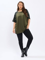 Verde - Camiseta oversized de renda Chevron Yours Curve - Imagem 2 de 5