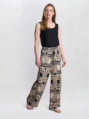 Gina Bacconi Quinn Satin Pull On Wide Leg Black Trousers - Image 3 of 4