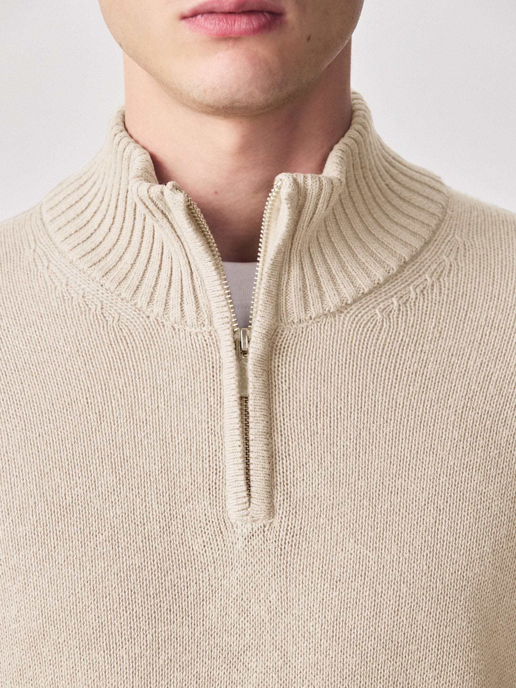 FRAMeWORK SILK-LINEN Ꮩネック Buy Neutral Regular Fit Linen Rich Quarter Zip Neck Jumper from