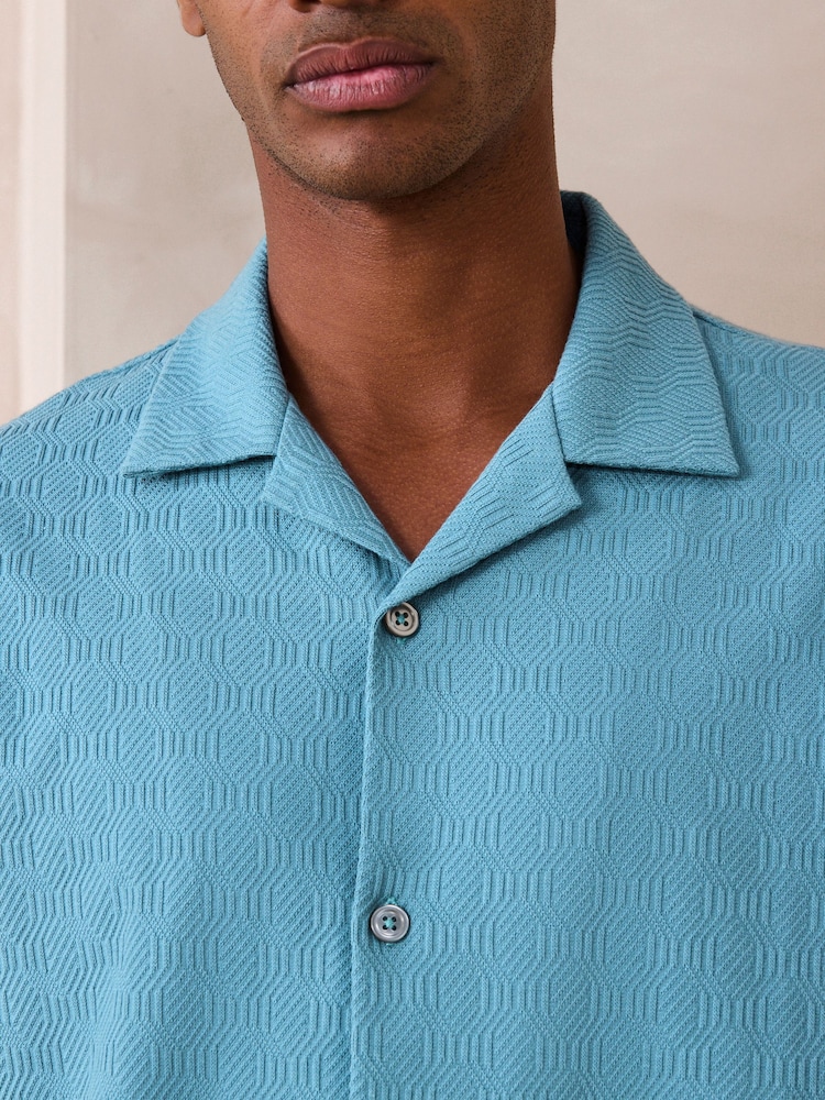 أزرق على أخضر أزرق - قميص جيرسيه بملمس بارز بكُم قصير وحواف متباينة - صورة 4 من 4 أزرق على أخضر أزرق - قميص جيرسيه بملمس بارز بكُم قصير وحواف متباينة - صورة 4 من 4