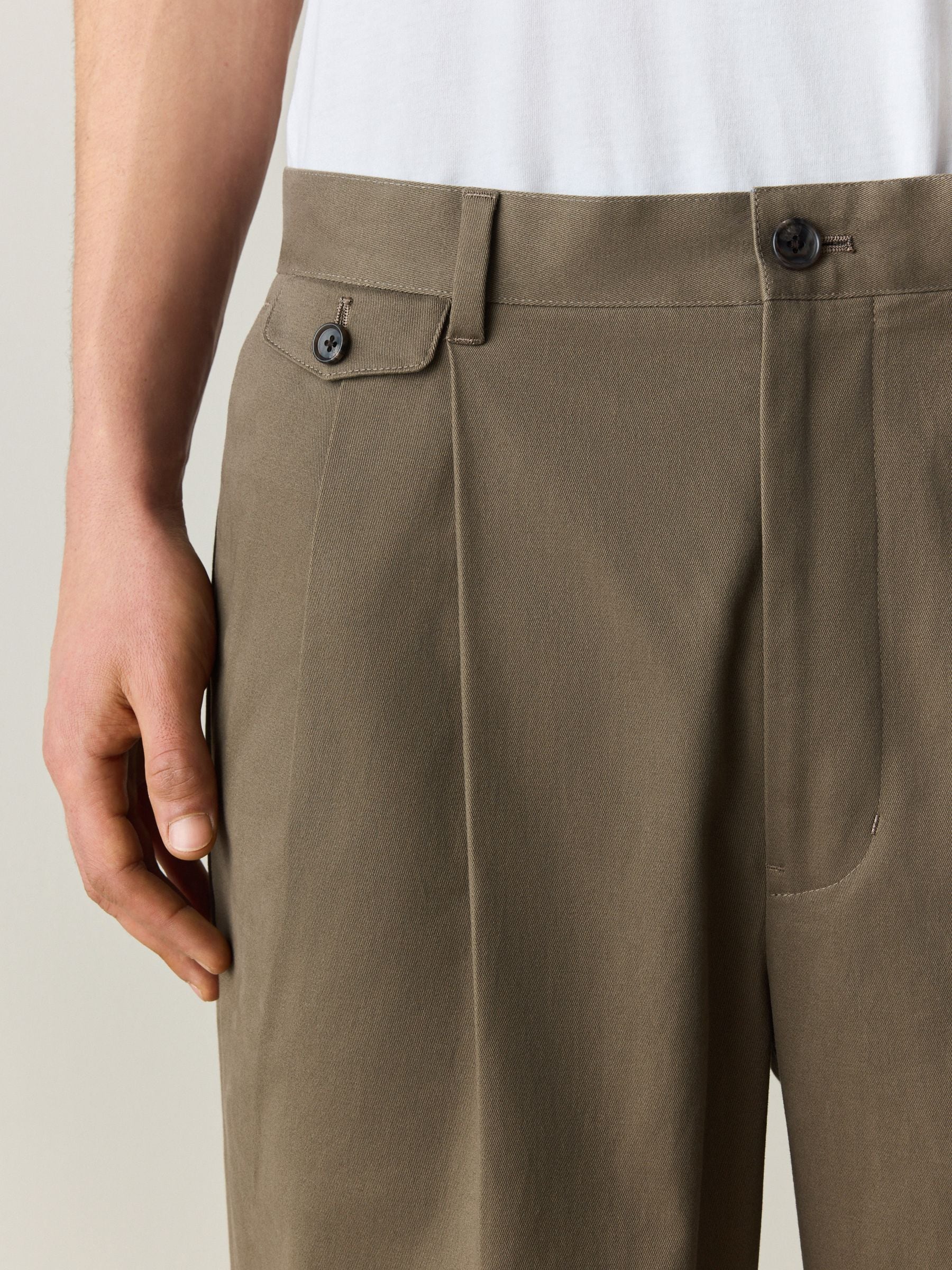 Buy Khaki Green N.Premium Twin Pleat Barrel Fit Smart Chinos from