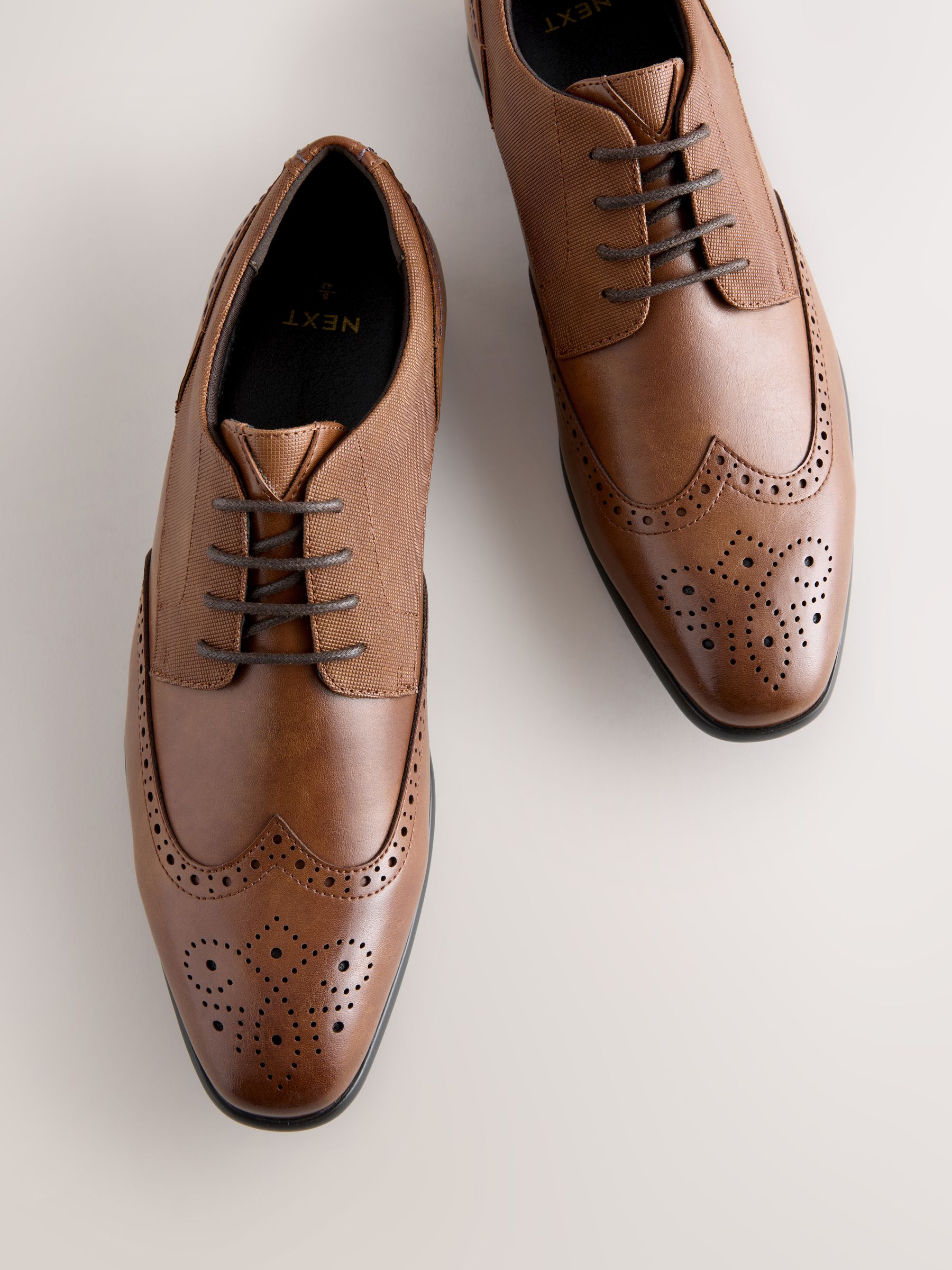 Cumpără Maro-arămiu Maro - Extra lat - Pantofi Brogue from Next