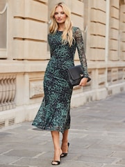 Sosandar Green Leopard Print Ruched Dress - Image 1 of 5