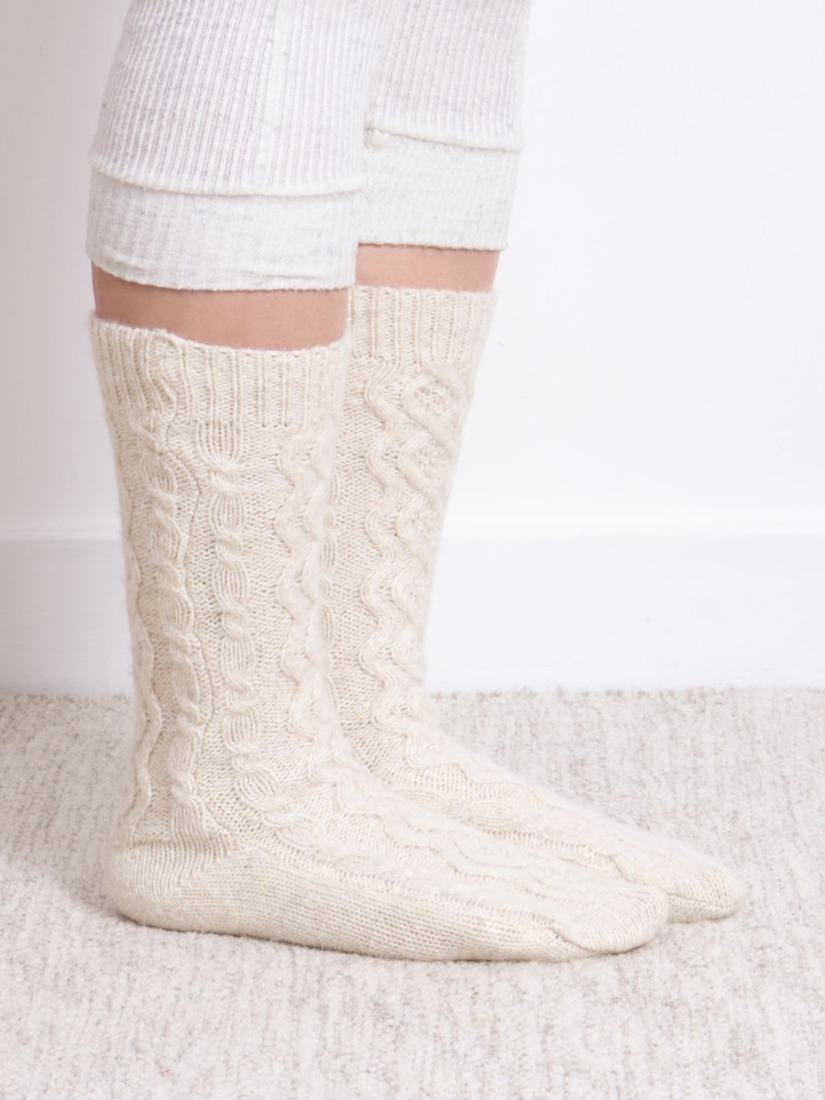 Totes Cream Toasties Ladies Cable Knit Slouch Slipper Socks - Image 1 of 5