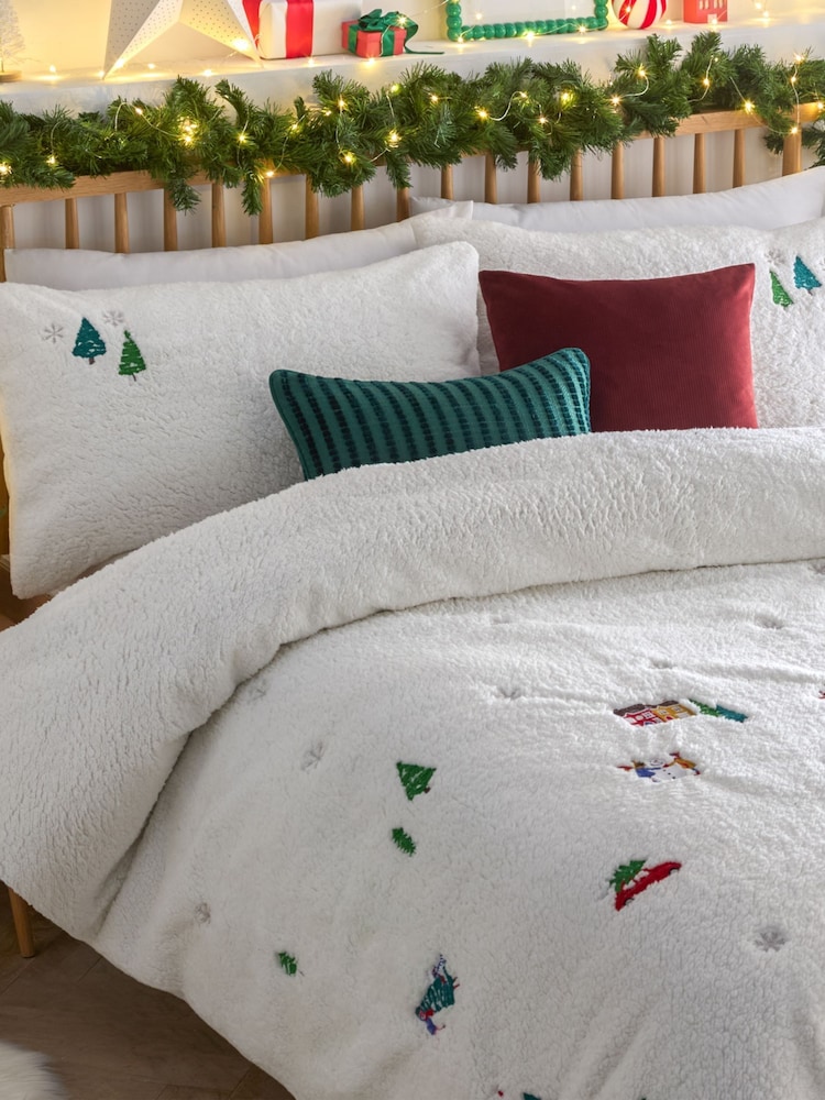 Furn Snow White Christmas Together Embroidered Fleece Duvet Cover Set - Image 3 of 3
