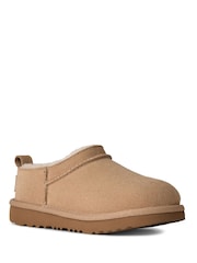 لون طبيعي - بوت كلاسيكي ميكرو للأطفال من UGG - صورة 3 من 7