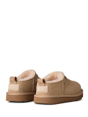 لون طبيعي - بوت كلاسيكي ميكرو للأطفال من UGG - صورة 4 من 7