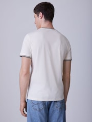Fred Perry Cream Twin Tipped T-Shirt - Image 3 of 5