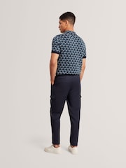 Ted Baker Melvvin Short Sleeve Geo Jacquard Knit Polo Shirt - Imagen 2 de 5
