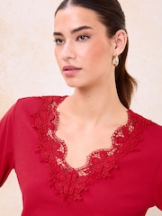 أحمر - Lipsy Lace Detail Long Sleeve Top - Image 4 of 4