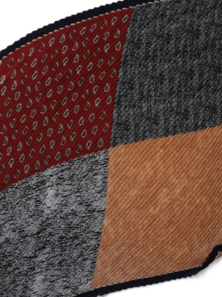 Aela Red Paisley Pleat Scarf - Image 3 of 3