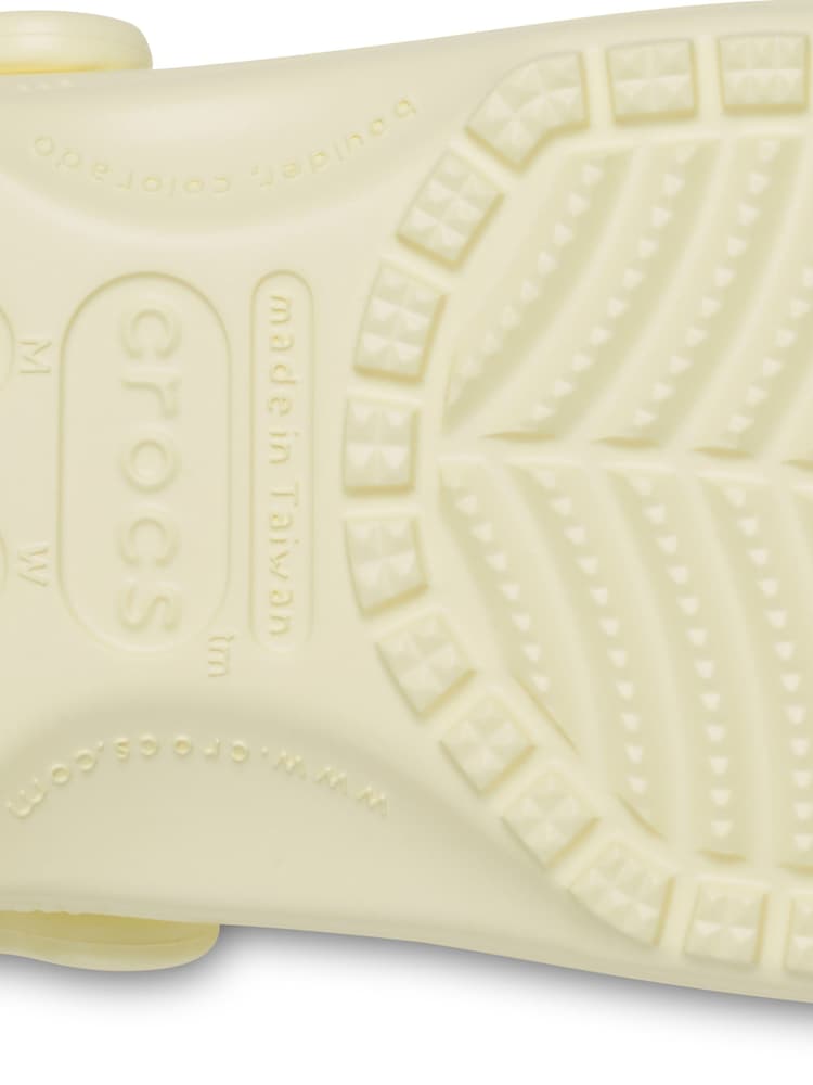 Amarillo claro - Crocs Adult Classic Slippers - Imagen 6 de 6 Amarillo claro - Crocs Adult Classic Slippers - Imagen 6 de 6