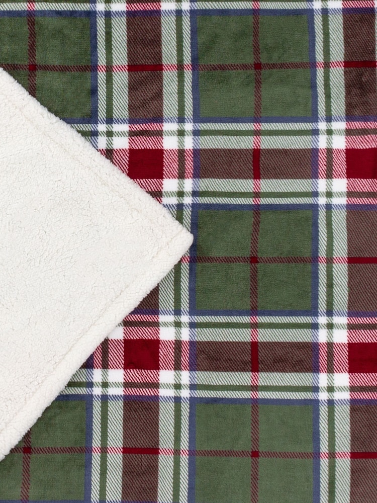 Wylder Berry or Pine Braemar Sherpa Tartan Fleece Throw - Image 6 of 6