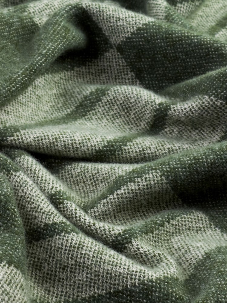 Yard Moss Harlech Woven Reversible Throw - Image 6 of 6