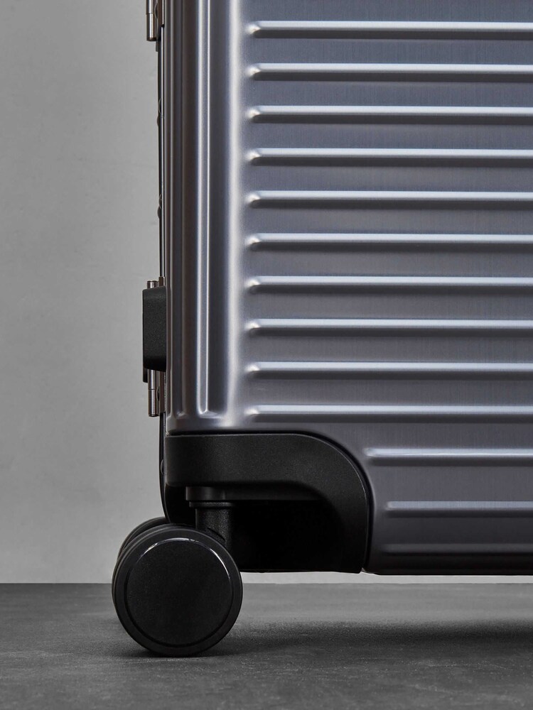Rock Luggage Axel Medium Suitcase - Image 5 of 5 Rock Luggage Axel Medium Suitcase - Image 5 of 5